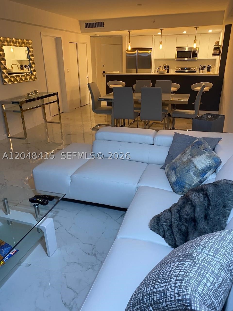 5601 Collins Ave 722
