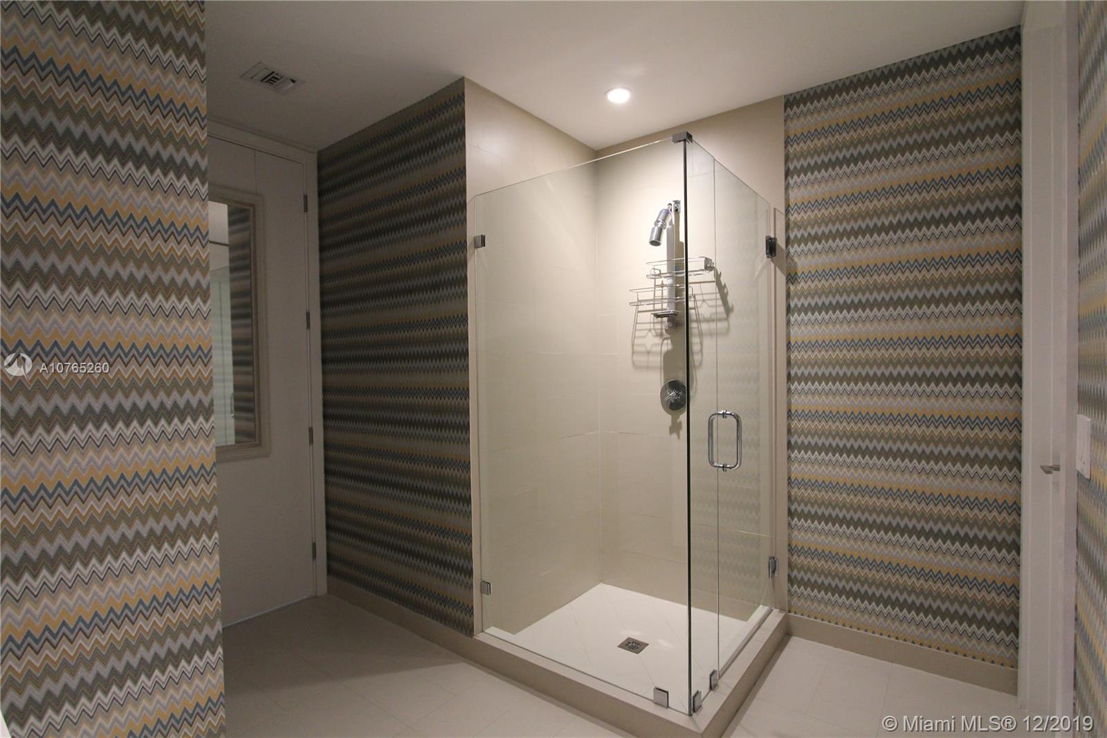 CLUB RESIDENCES AT PARK GR - Residential Lease