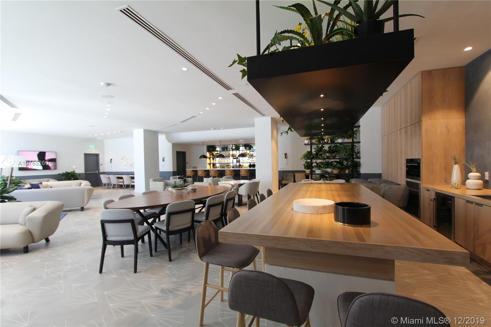 CLUB RESIDENCES AT PARK GR - Residential Lease