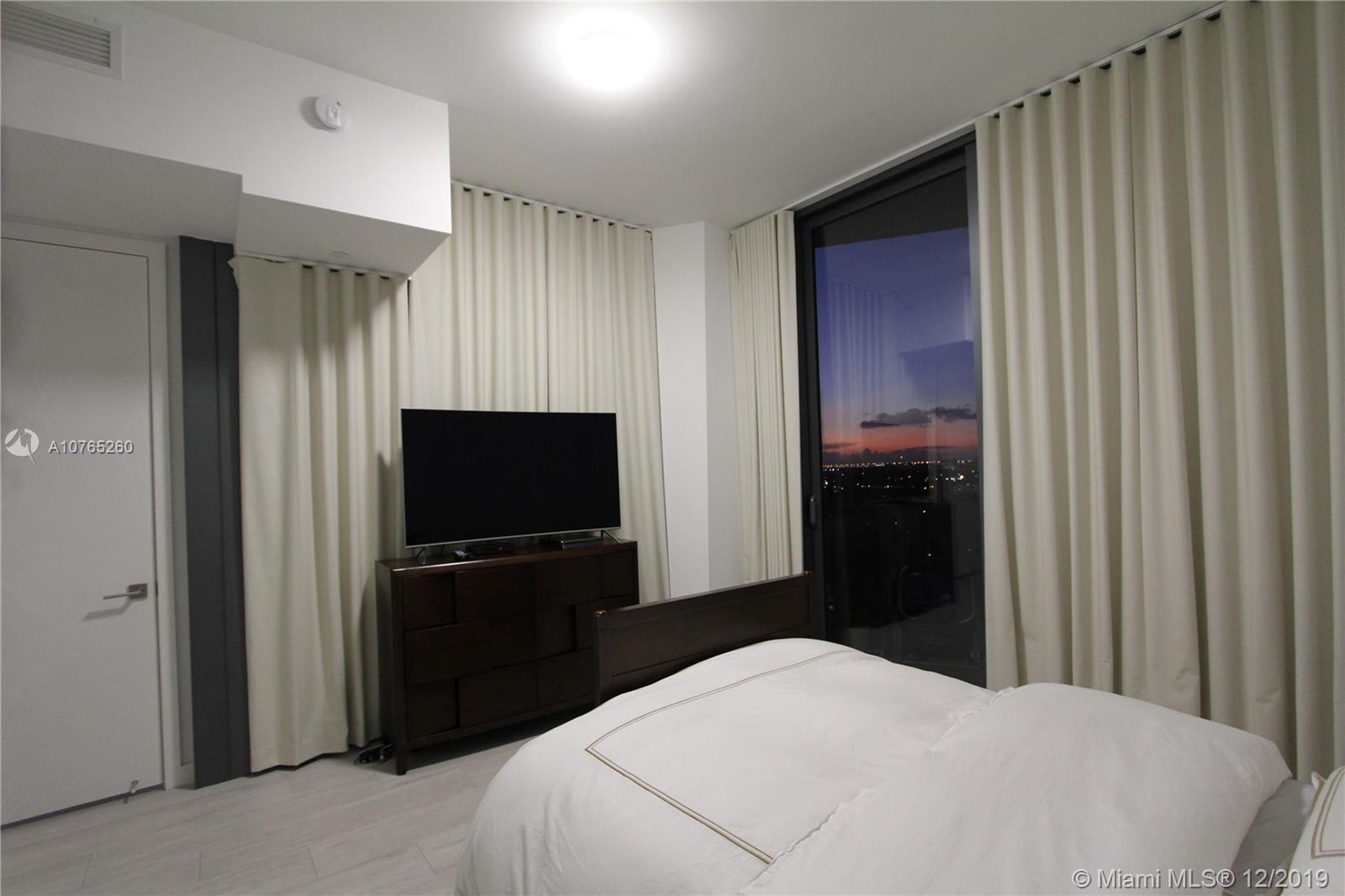 CLUB RESIDENCES AT PARK GR - Residential Lease