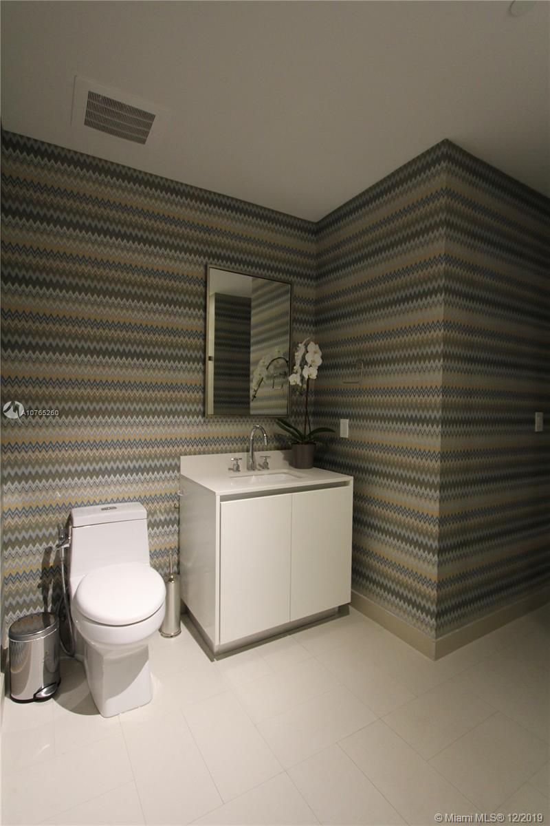 CLUB RESIDENCES AT PARK GR - Residential Lease