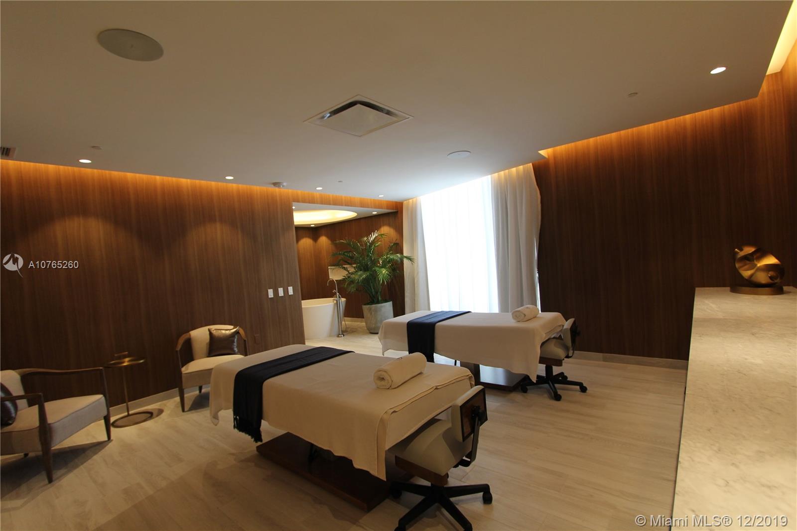 CLUB RESIDENCES AT PARK GR - Residential Lease