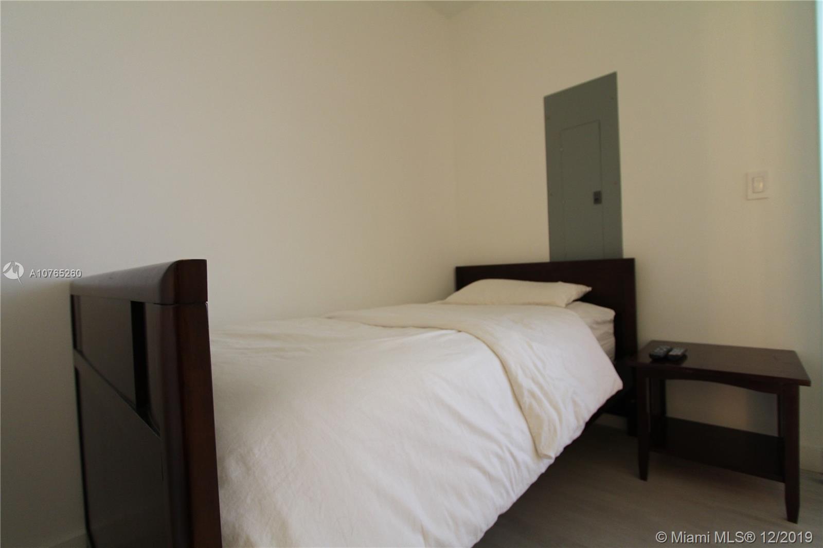 CLUB RESIDENCES AT PARK GR - Residential Lease