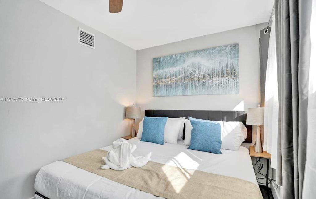 SUNSET TRAILS - Residential