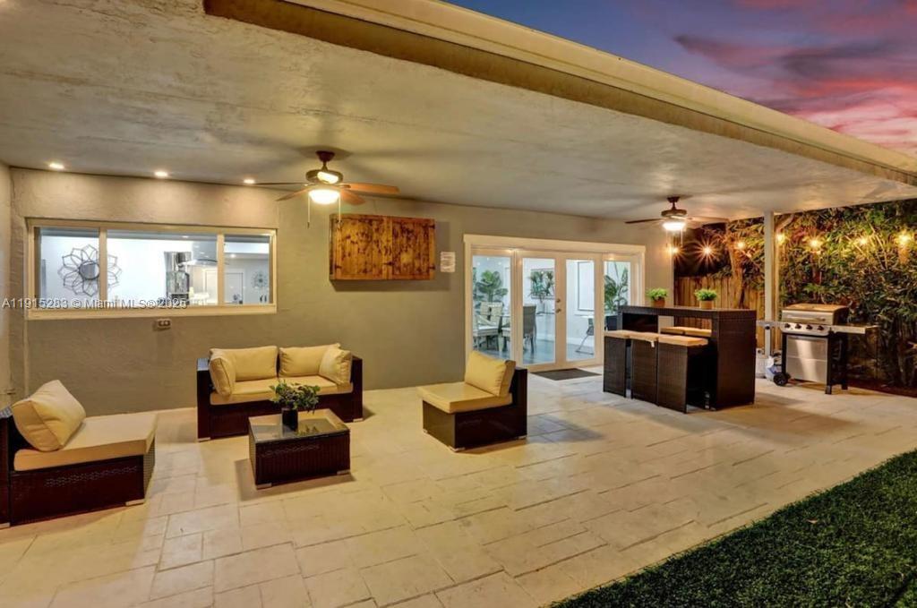 SUNSET TRAILS - Residential