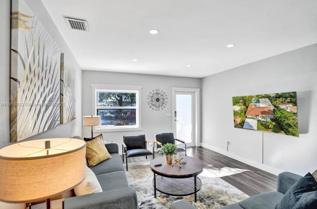 SUNSET TRAILS - Residential