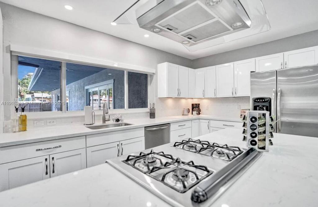 SUNSET TRAILS - Residential