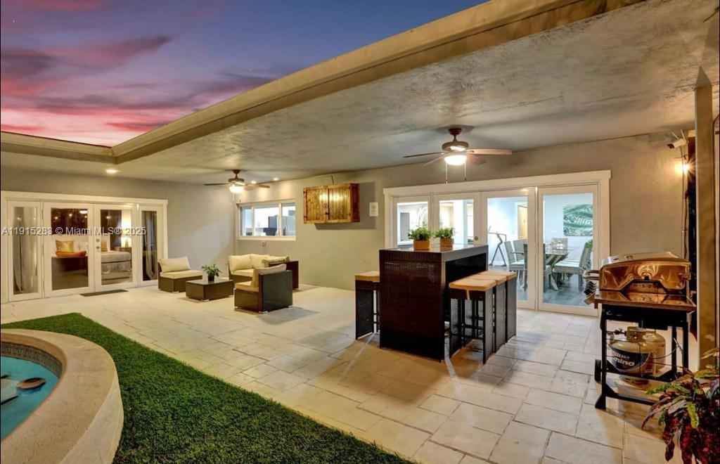 SUNSET TRAILS - Residential