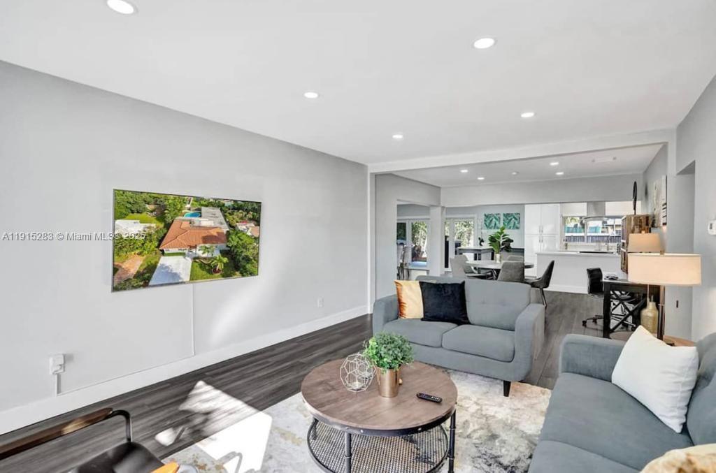 SUNSET TRAILS - Residential