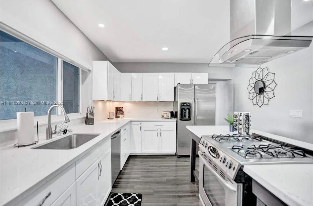 SUNSET TRAILS - Residential