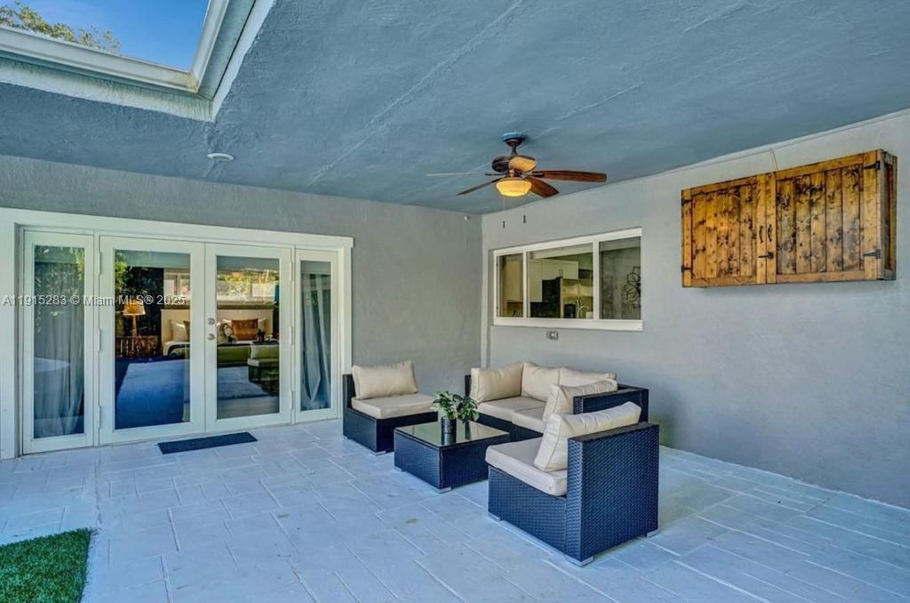 SUNSET TRAILS - Residential