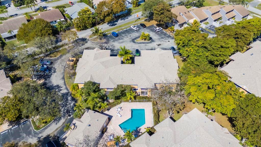 CHATEAU DE VILLE CONDO - Residential