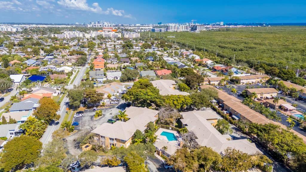 CHATEAU DE VILLE CONDO - Residential