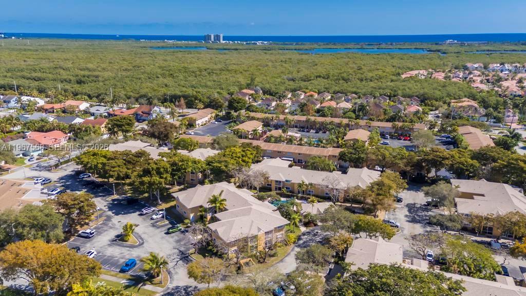 CHATEAU DE VILLE CONDO - Residential