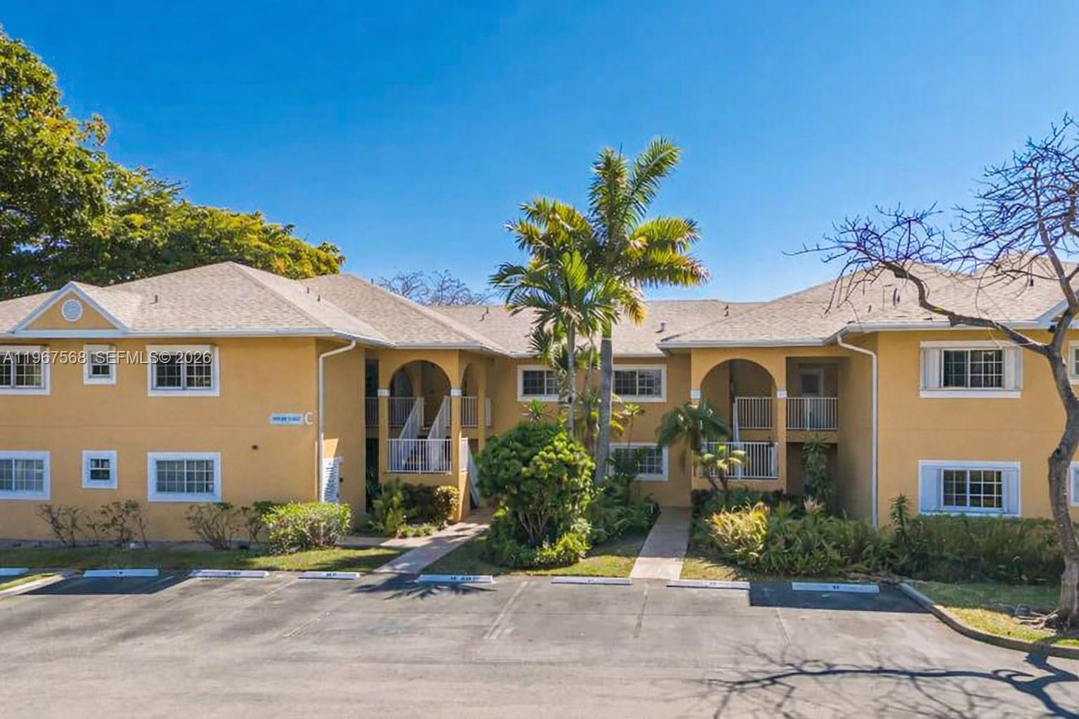 CHATEAU DE VILLE CONDO - Residential