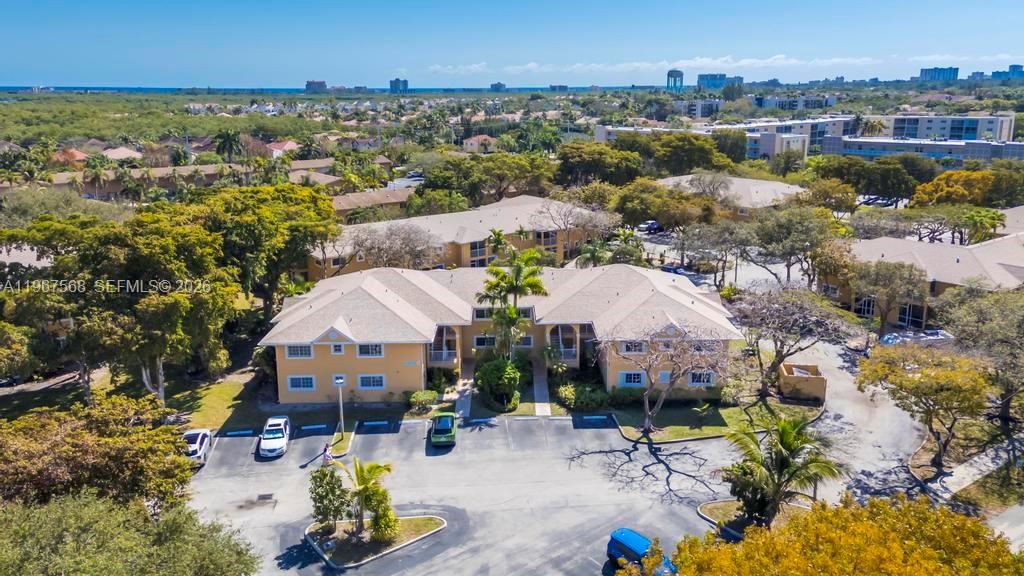 CHATEAU DE VILLE CONDO - Residential