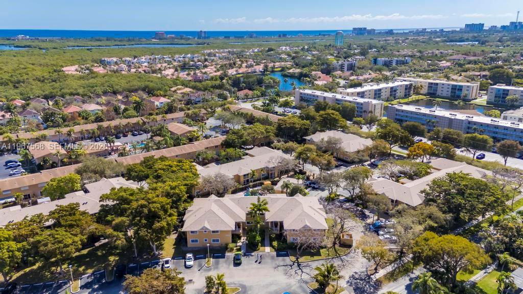 CHATEAU DE VILLE CONDO - Residential