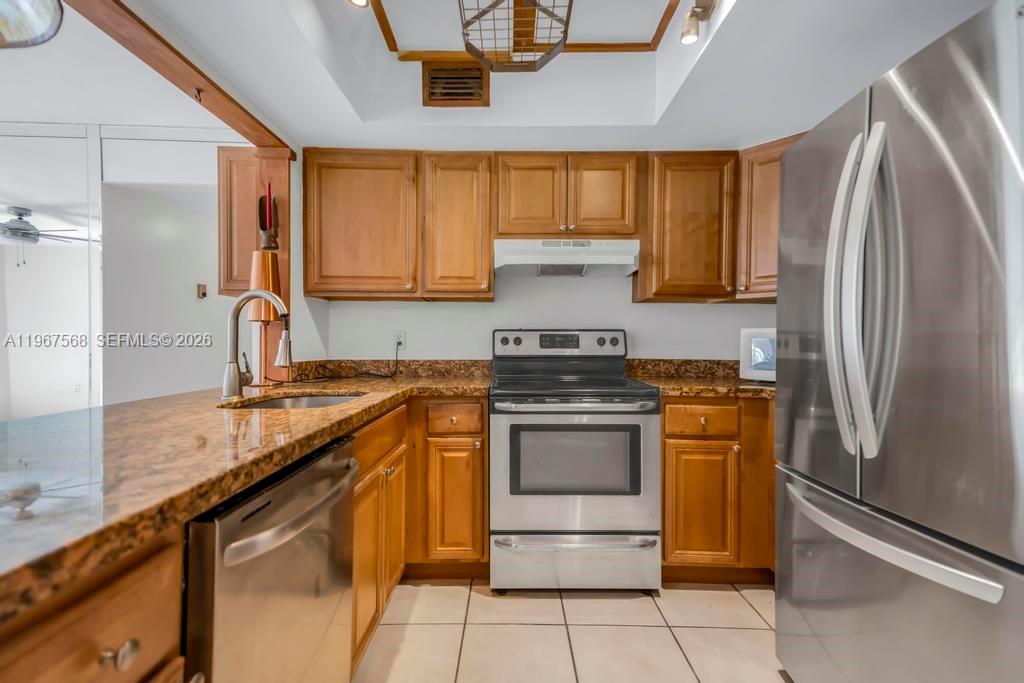 CHATEAU DE VILLE CONDO - Residential