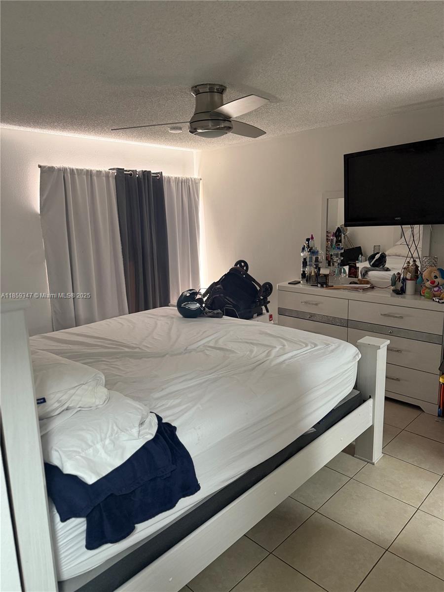 1950 W 54th St 406