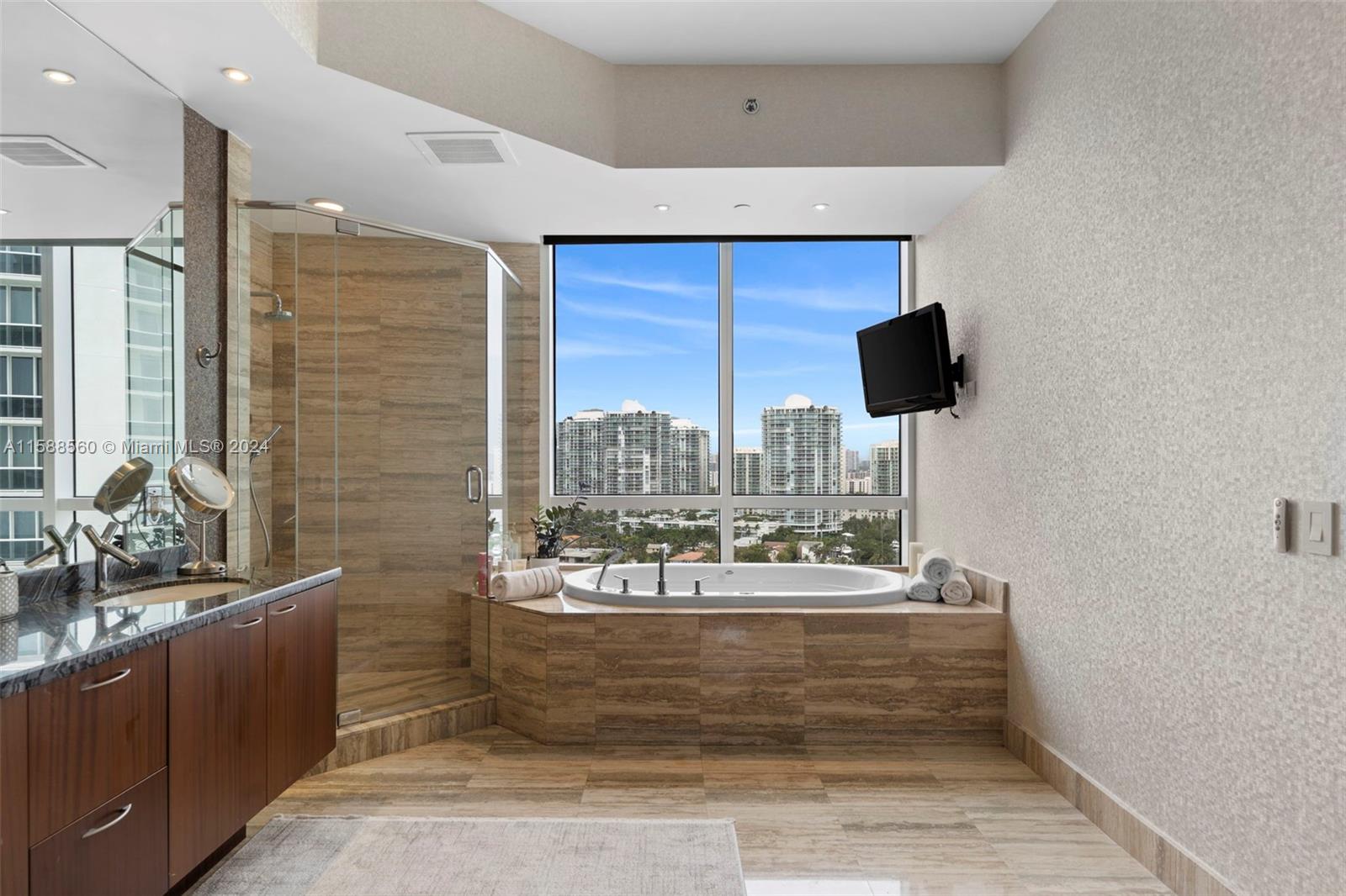 TDR TOWER II CONDO - Residential