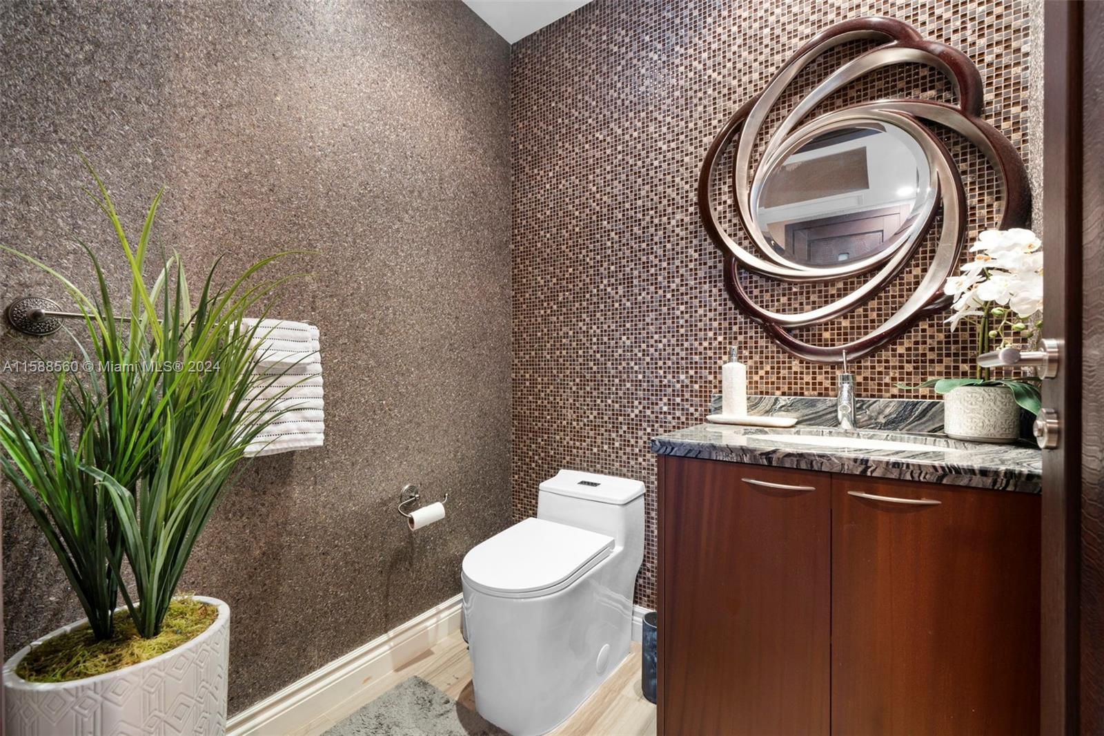 TDR TOWER II CONDO - Residential