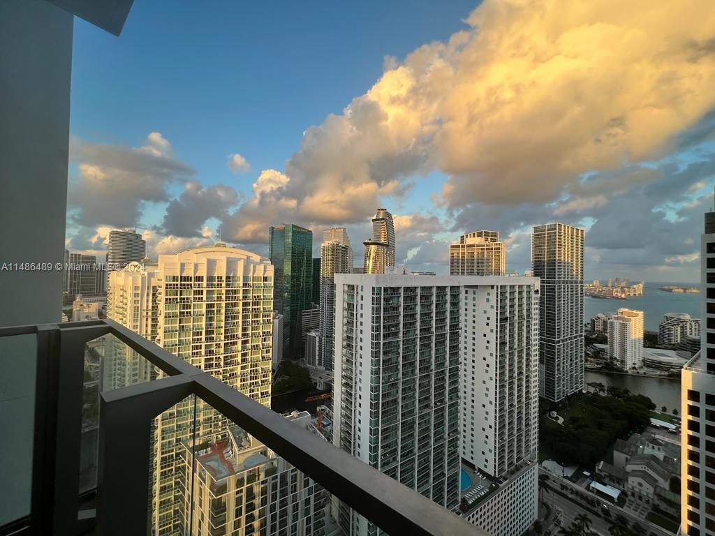 REACH CONDO - Residential Lease