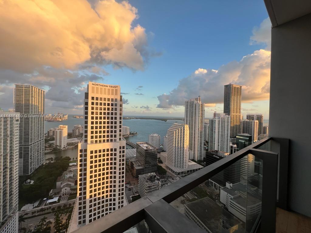 REACH CONDO - Residential Lease