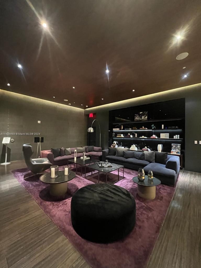 REACH CONDO - Residential Lease