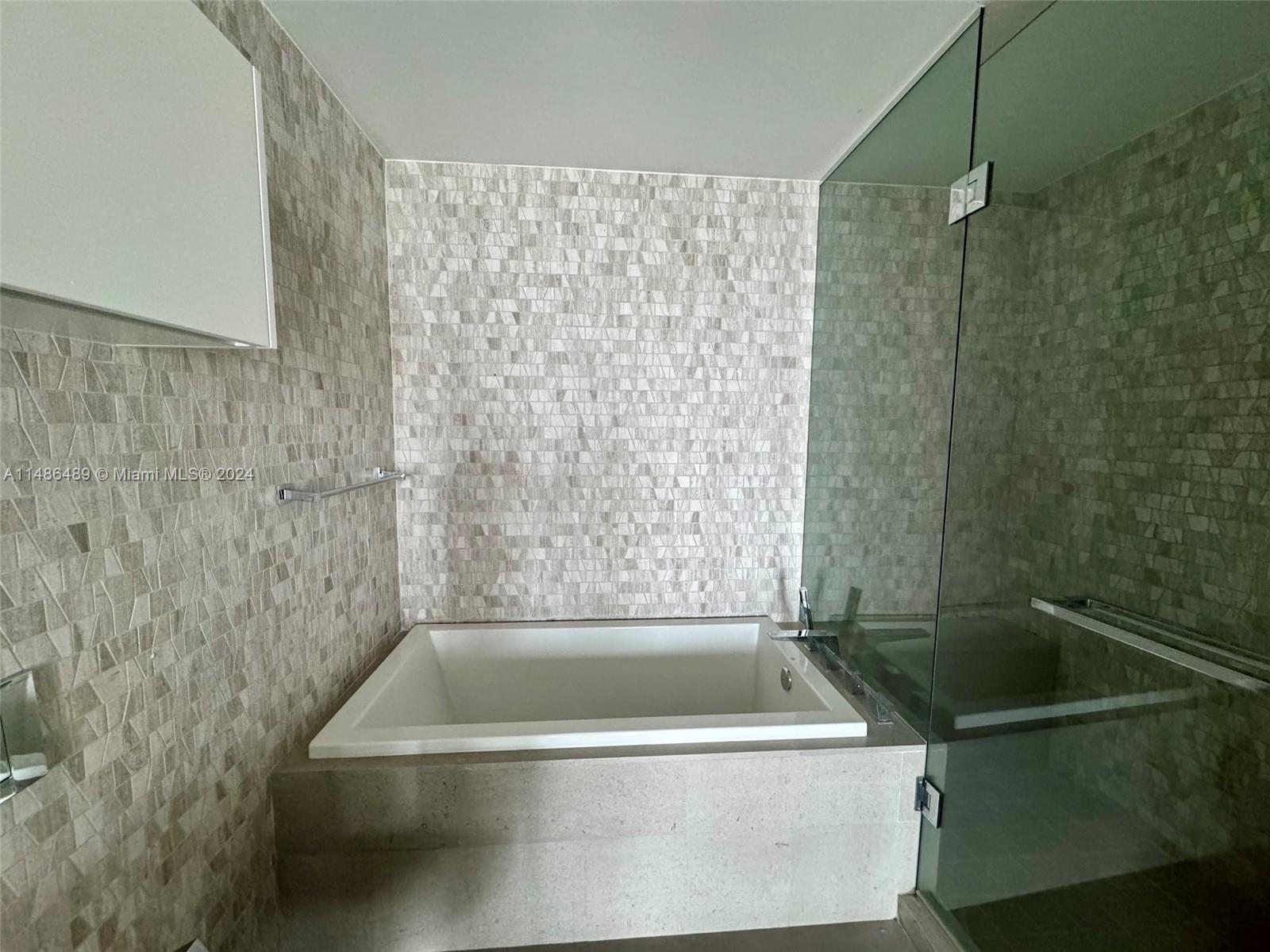 REACH CONDO - Residential Lease