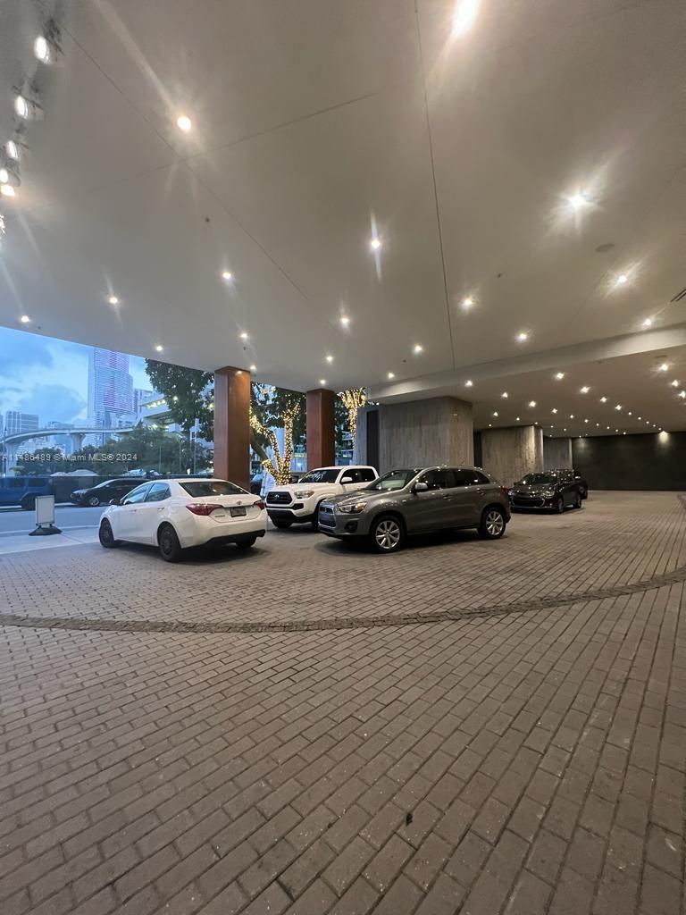 REACH CONDO - Residential Lease