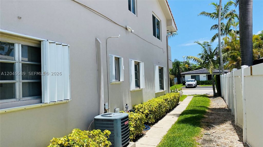 Photo of 2665 Middle River Dr #1, Fort Lauderdale, FL 33306 (MLS # A12045589)