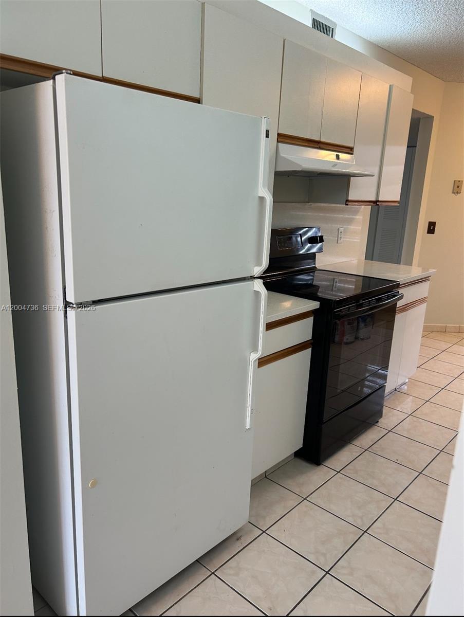 CAMBRIDGE AT CENTURY VILL - Residential Lease