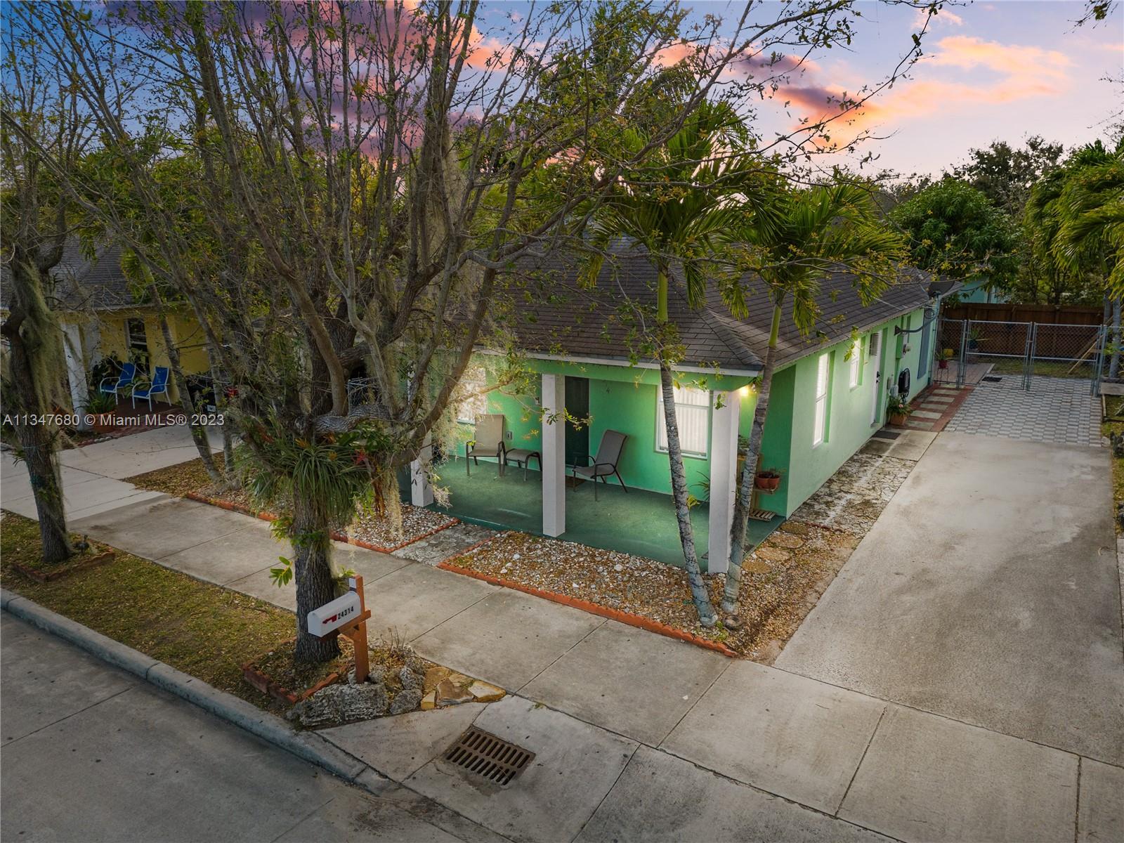 Photo 1 of 16 of 24314 SW 130th Ave house