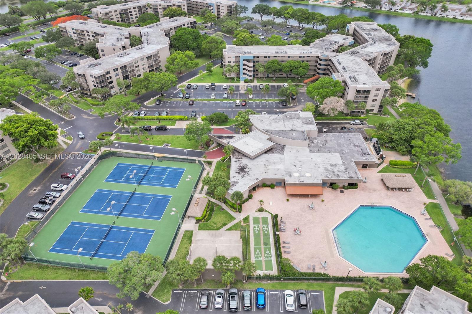 COLONY POINT 6 CONDO - Residential