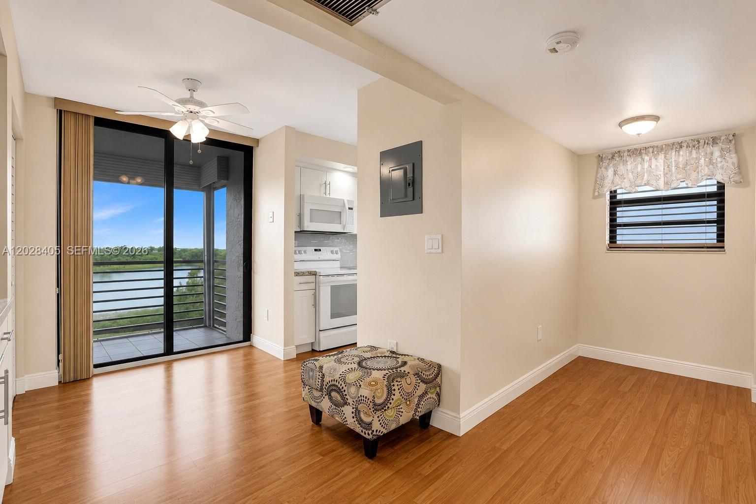 901 Colony Point Cir 501