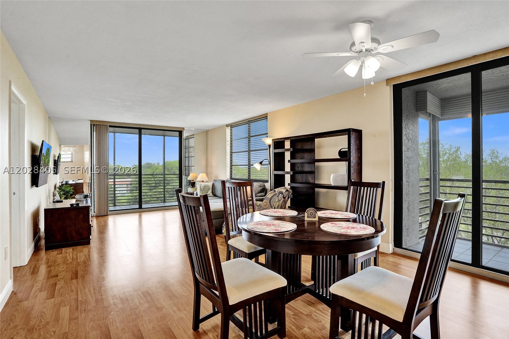 901 Colony Point Cir