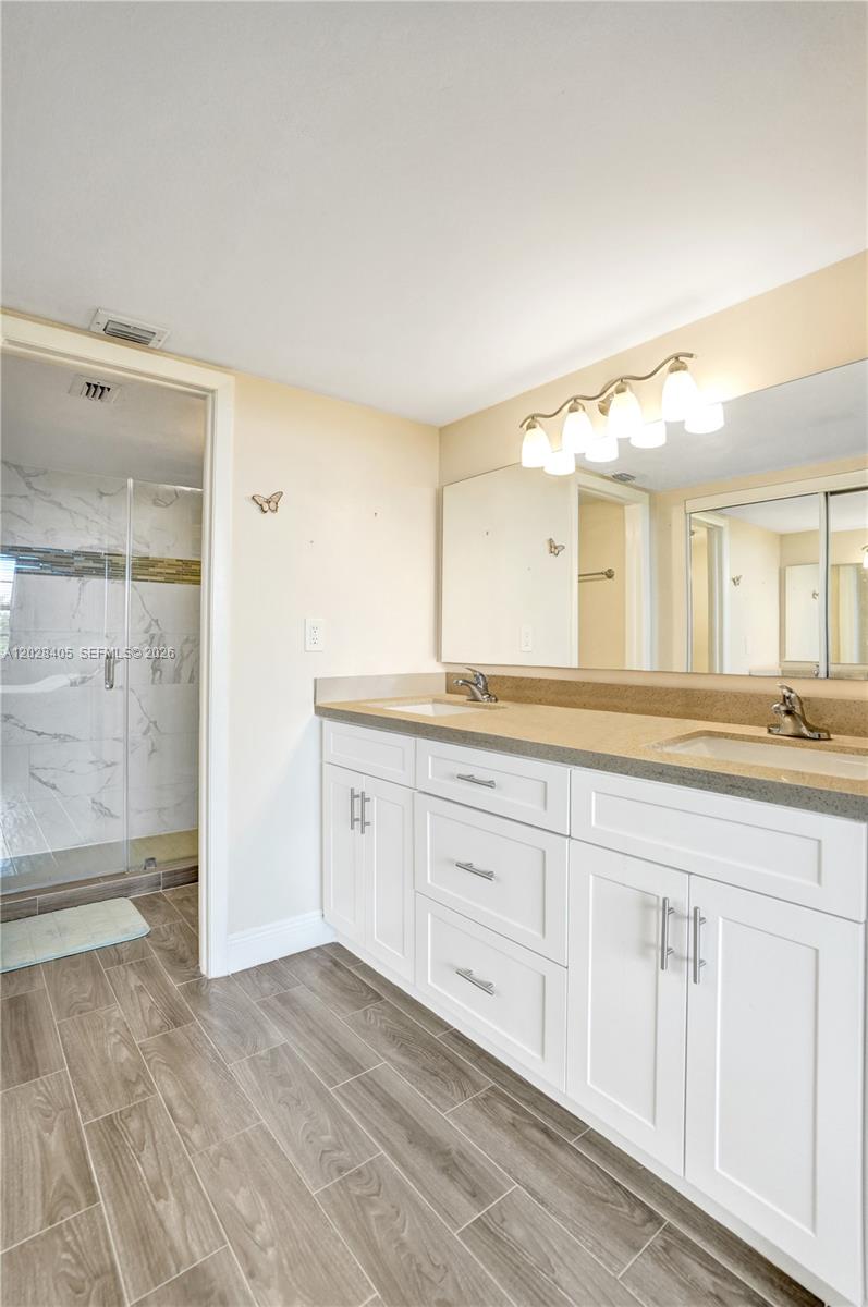 COLONY POINT 6 CONDO - Residential