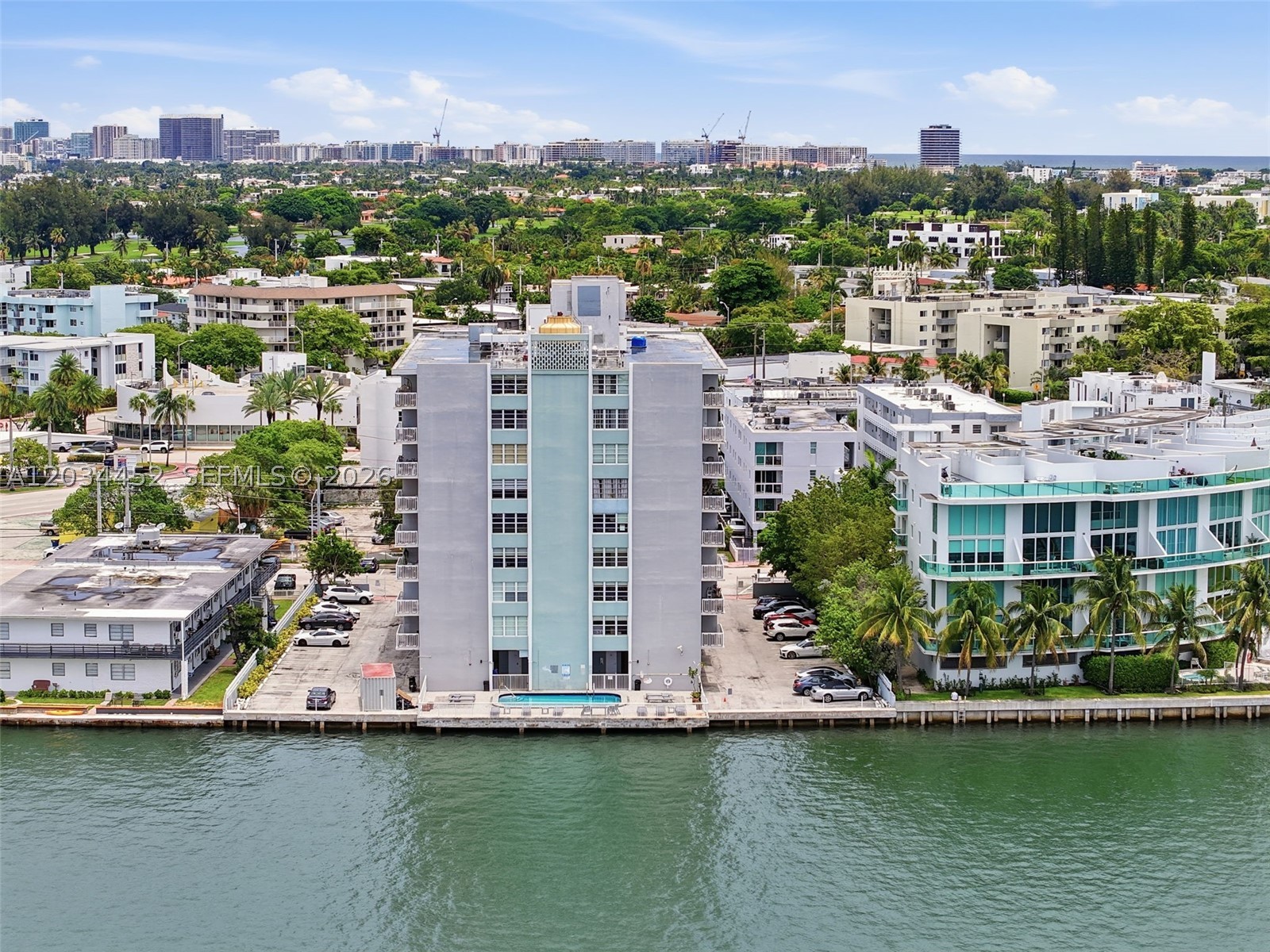 2016 Bay Dr 504