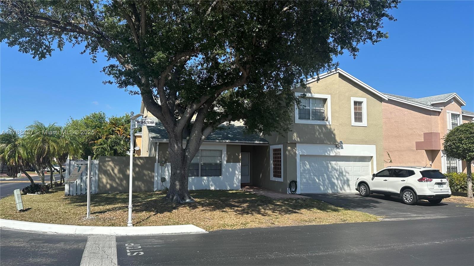 Rental Property at 14671 Sw 94th Ter, Miami, Broward County, Florida - Bedrooms: 4 
Bathrooms: 3  - $3,650 MO.