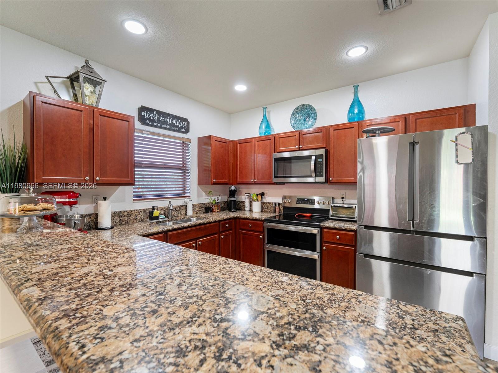 ENCLAVE AT BLACK POINT MA - Residential