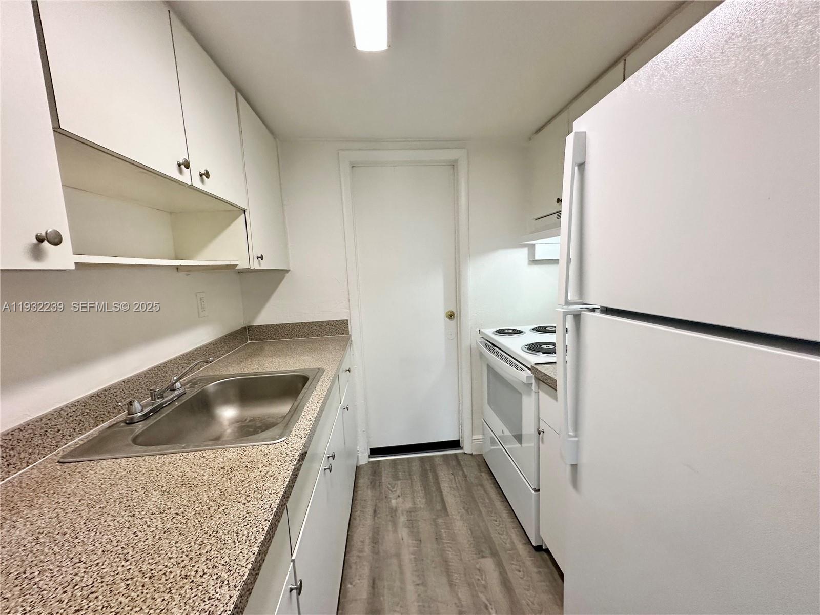 FLORIDANA PARK - Residential Lease