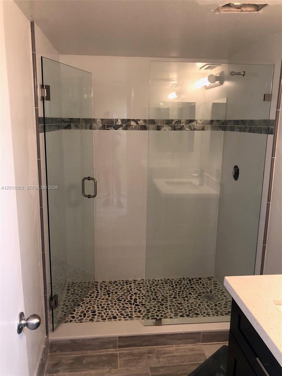 LE CLUB AT OLD CUTLER CON - Residential