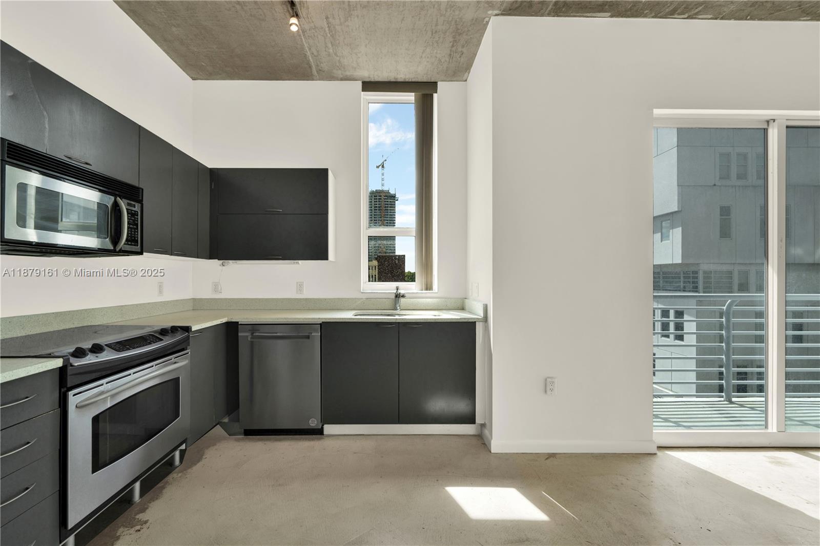 234 NE 3rd St 601