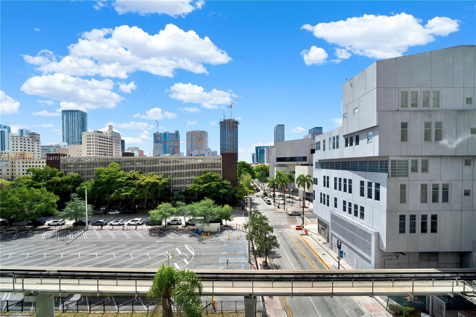 THE LOFT DOWNTOWN CONDO - Residential
