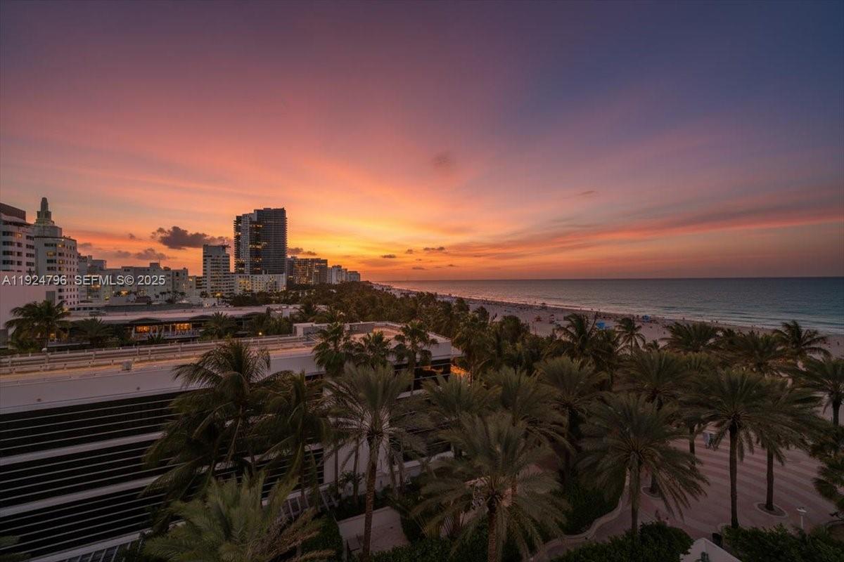 THE DECOPLAGE CONDO - Residential