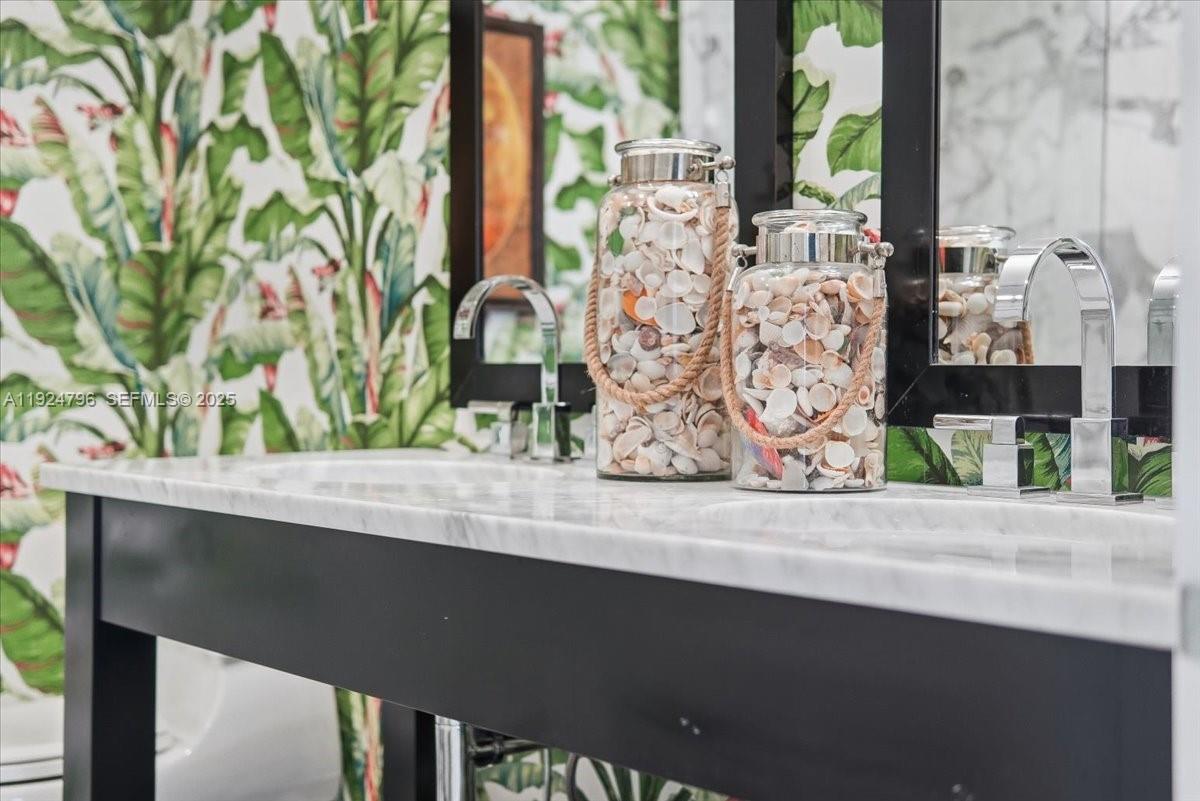 THE DECOPLAGE CONDO - Residential