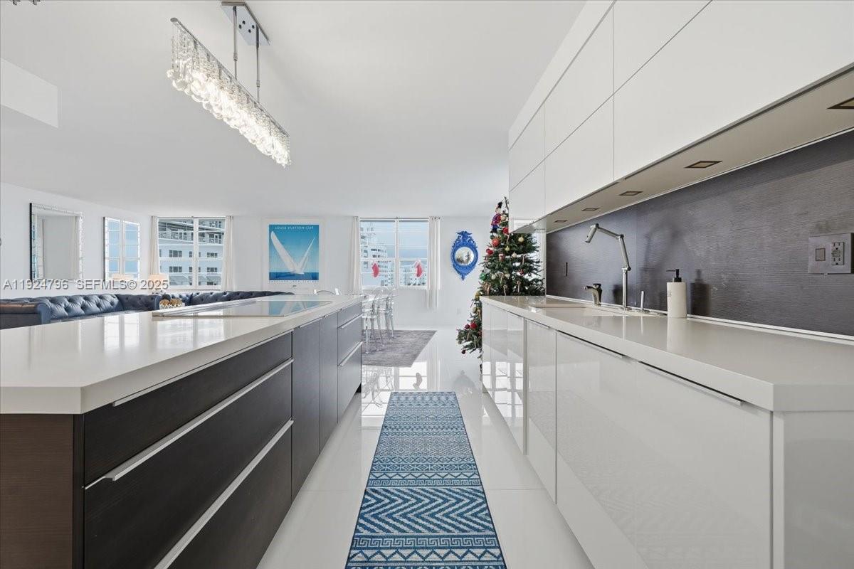 THE DECOPLAGE CONDO - Residential