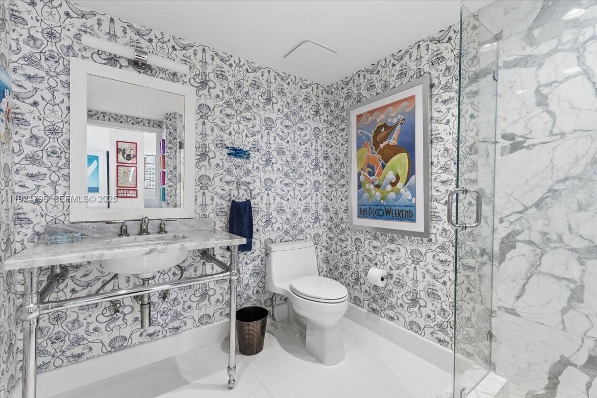 THE DECOPLAGE CONDO - Residential