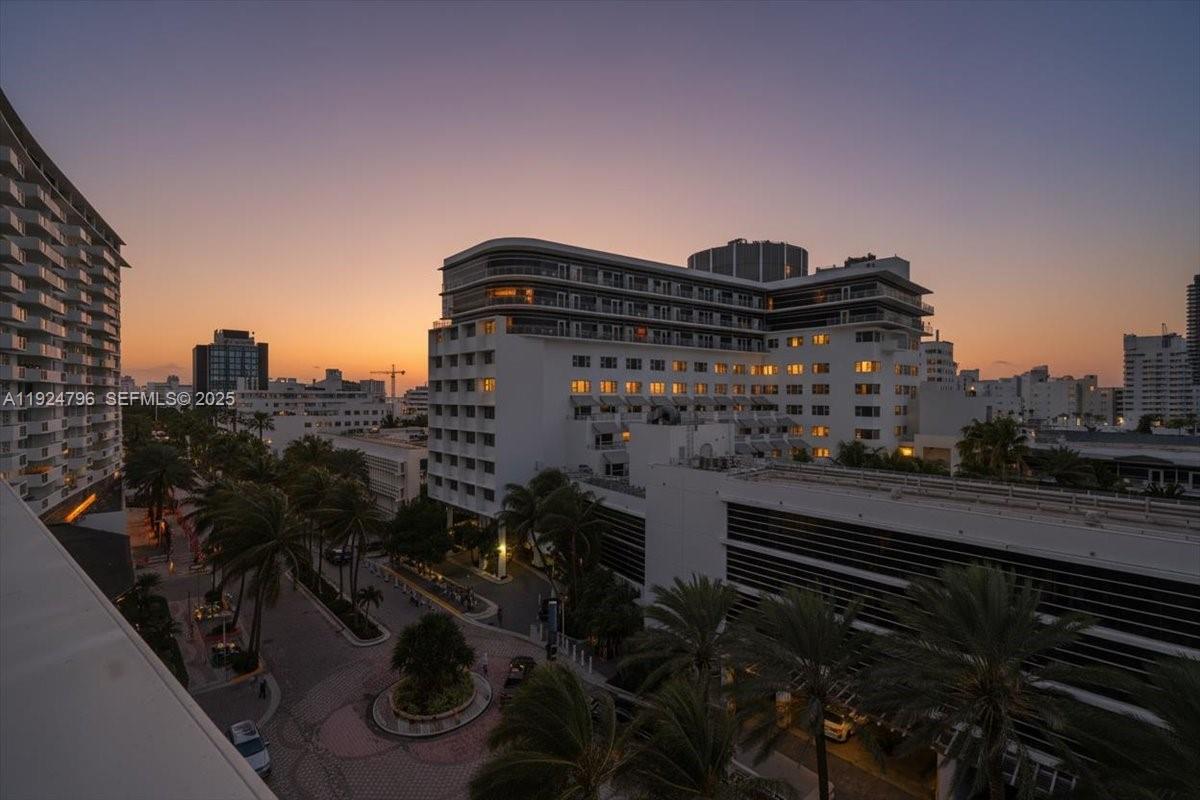 THE DECOPLAGE CONDO - Residential