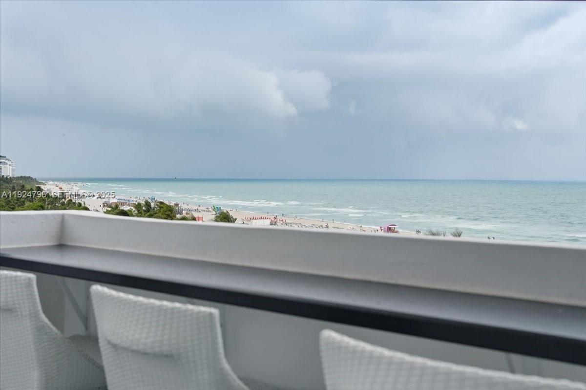 THE DECOPLAGE CONDO - Residential